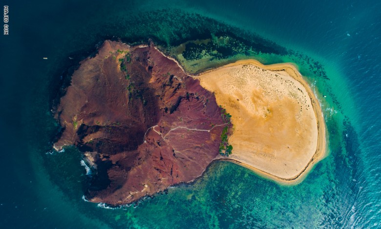 جزيرة كدمبل في السعودية.. بحر يتوسطه جبل وأساطير غامضة تدور حوله